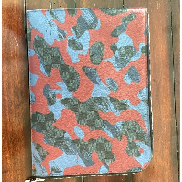 Louis Vuitton Mens' Pochette Joule GM Clutch Bag Camouflage - Picture 6 of 6